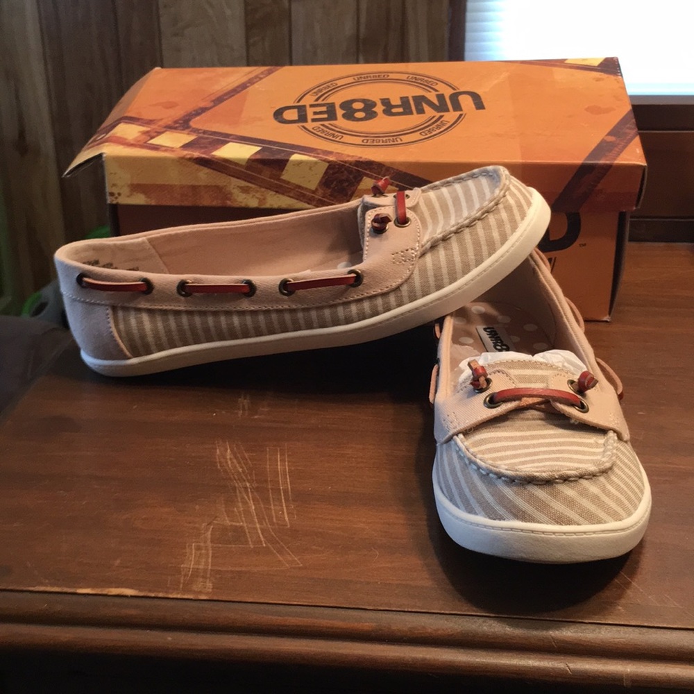 Ladies slip on shoes